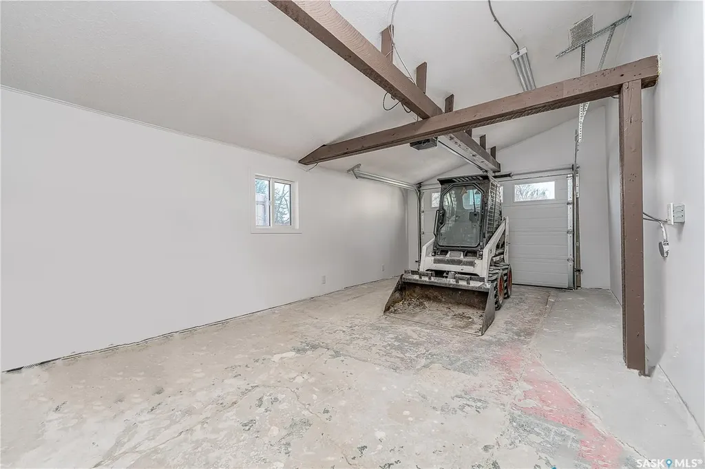 1317 Connaught Avenue Moose Jaw SK S6H 4B9