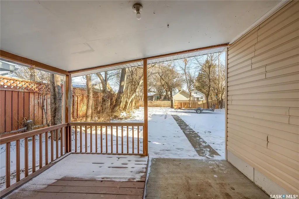 1317 Connaught Avenue Moose Jaw SK S6H 4B9