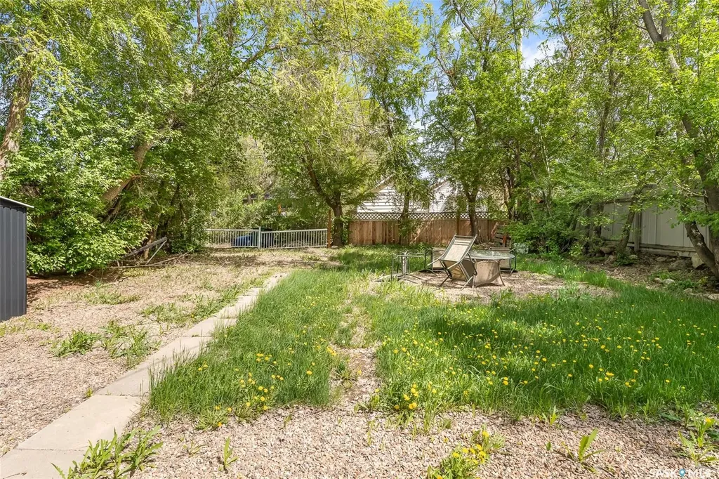 1317 Connaught Avenue Moose Jaw SK S6H 4B9
