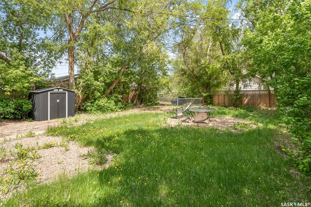 1317 Connaught Avenue Moose Jaw SK S6H 4B9