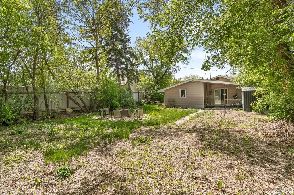 1317 Connaught Avenue Moose Jaw SK S6H 4B9