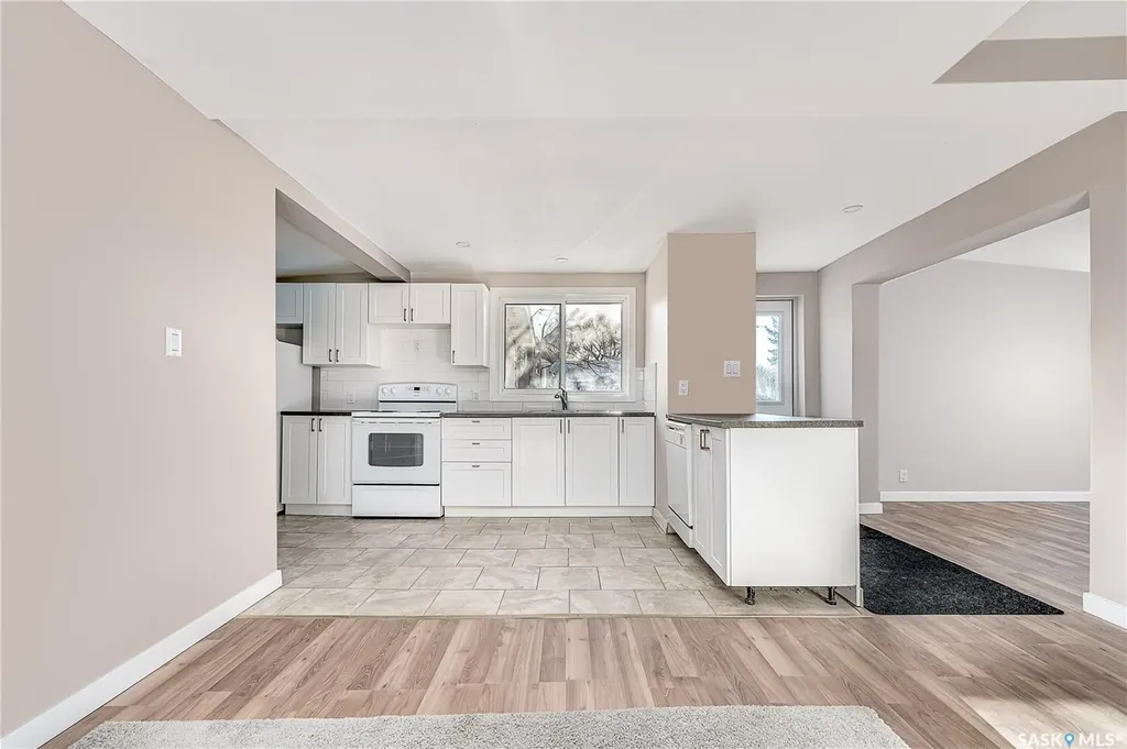 1317 Connaught Avenue Moose Jaw SK S6H 4B9