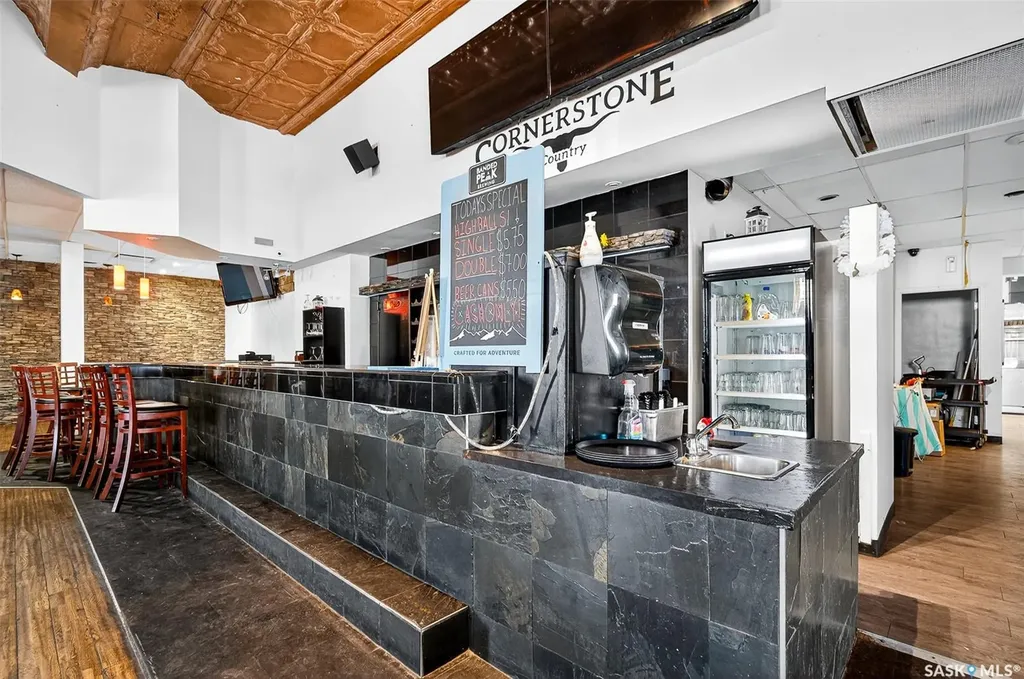 8 Main Street N Moose Jaw SK S6H 0V8