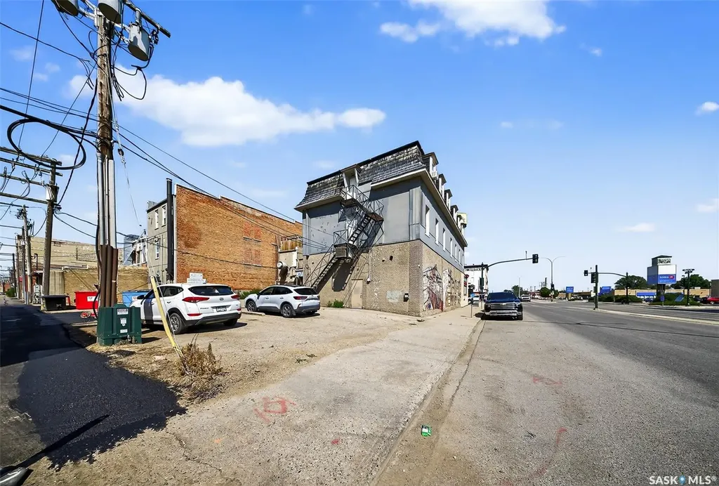 8 Main Street N Moose Jaw SK S6H 0V8