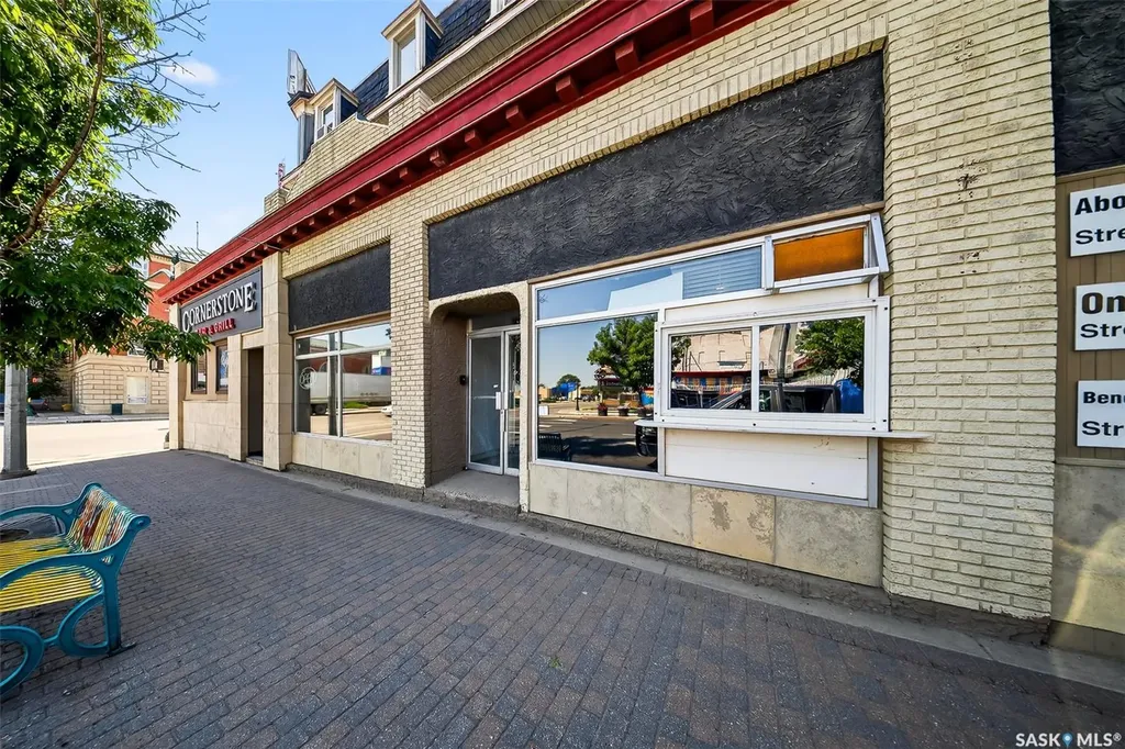 8 Main Street N Moose Jaw SK S6H 0V8