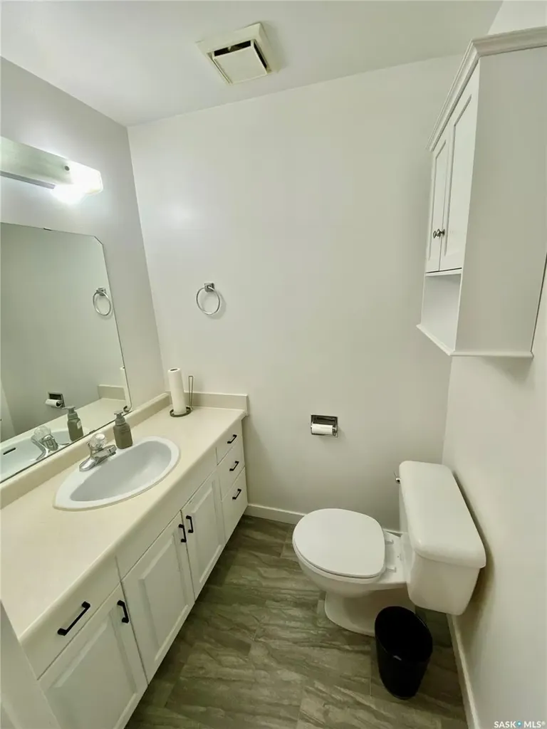837 Prospect Avenue Oxbow SK S0C 2B0