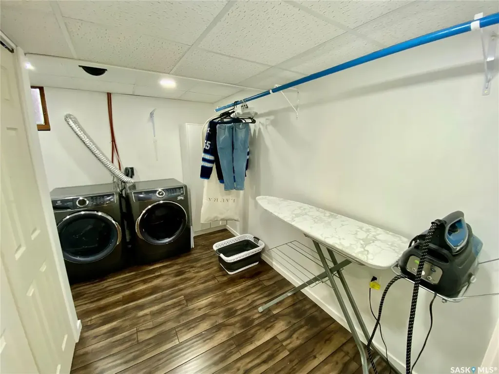 837 Prospect Avenue Oxbow SK S0C 2B0