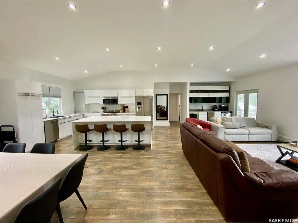 837 Prospect Avenue Oxbow SK S0C 2B0