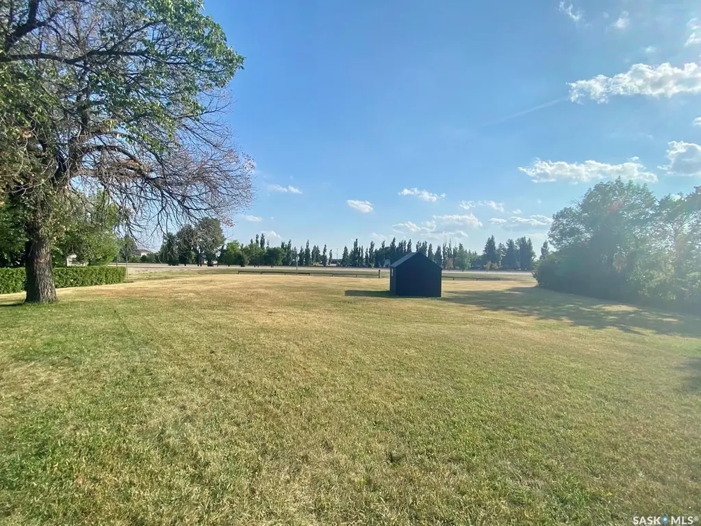 837 Prospect Avenue Oxbow SK S0C 2B0