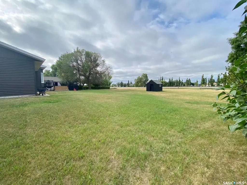 837 Prospect Avenue Oxbow SK S0C 2B0