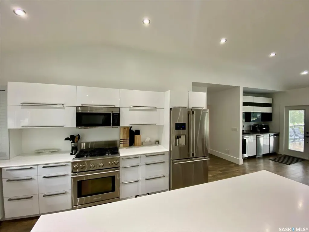 837 Prospect Avenue Oxbow SK S0C 2B0