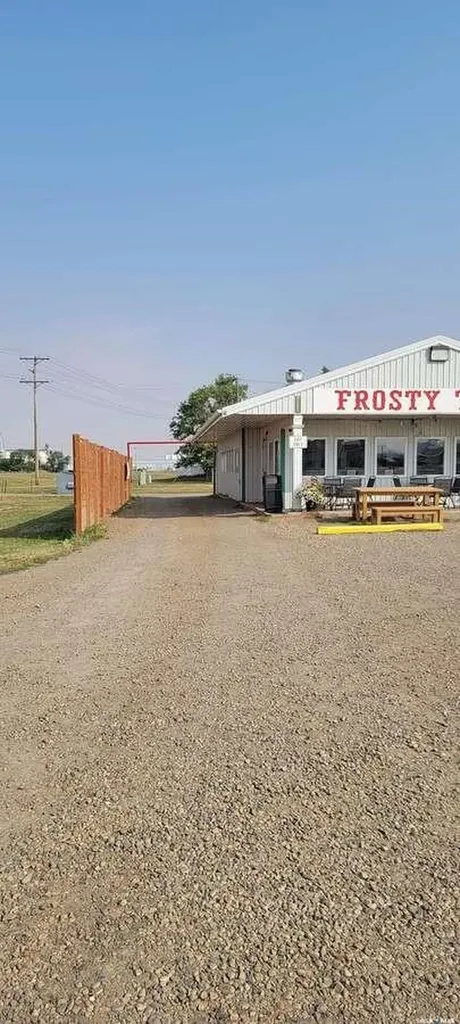 925 5th Avenue W Shaunavon SK S0N 2M0