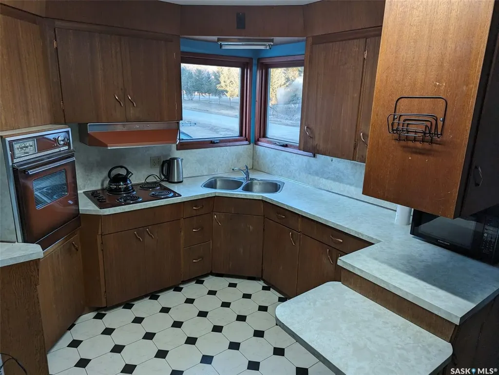 415 1st Avenue Turtleford SK S0M 2Y0