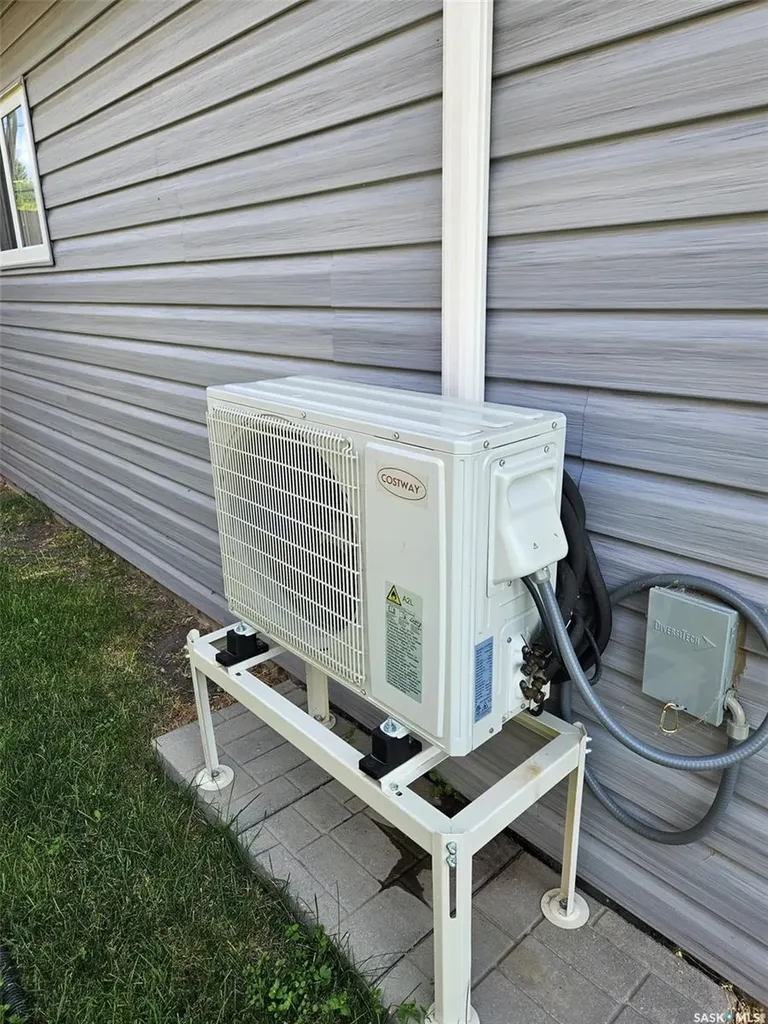 316 Clare Street Arcola SK S0C 0G0