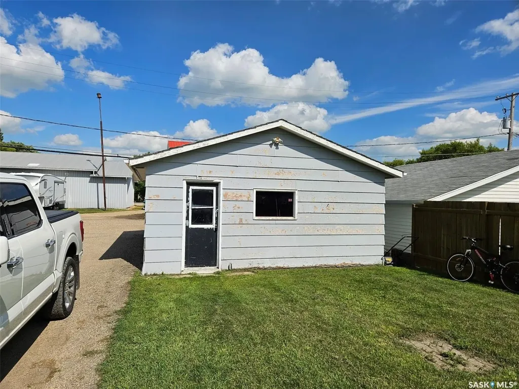 316 Clare Street Arcola SK S0C 0G0
