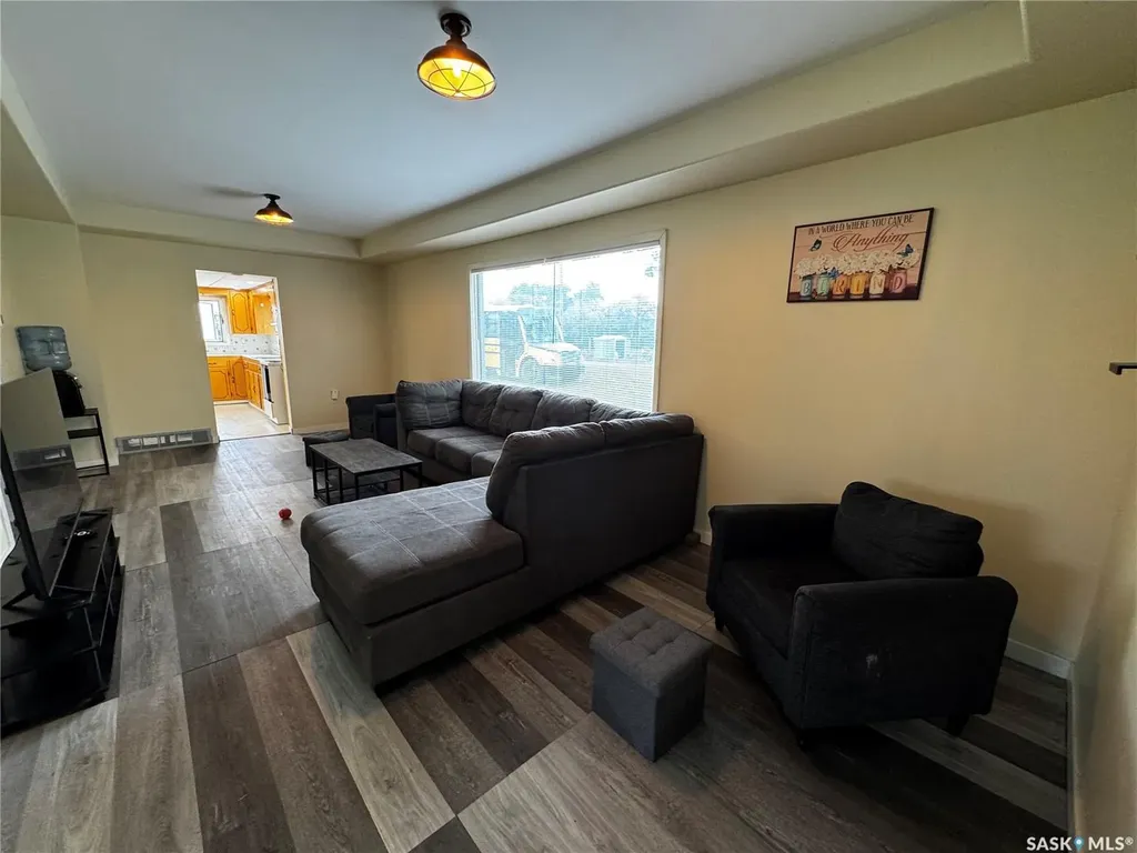 215 Kerry Street Limerick SK S0H 2P0