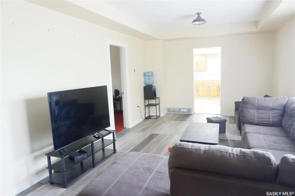 215 Kerry Street Limerick SK S0H 2P0