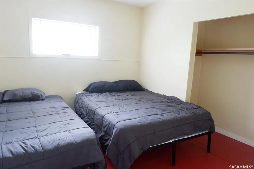 215 Kerry Street Limerick SK S0H 2P0