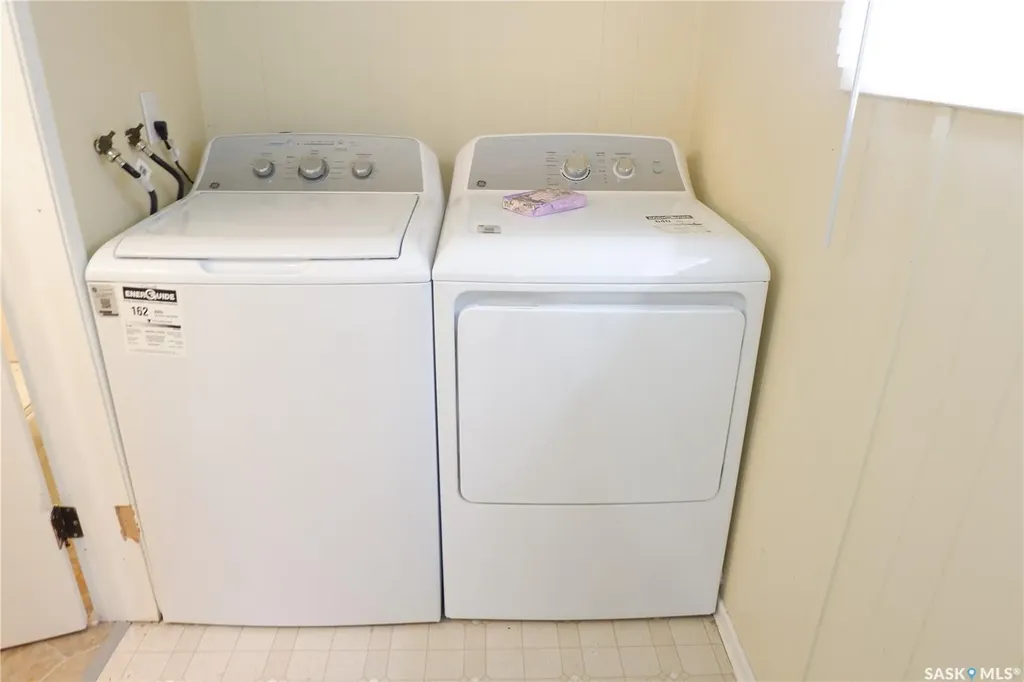 215 Kerry Street Limerick SK S0H 2P0
