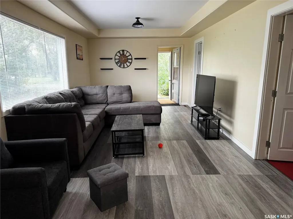 215 Kerry Street Limerick SK S0H 2P0