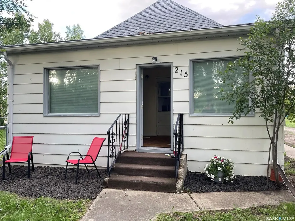 215 Kerry Street Limerick SK S0H 2P0