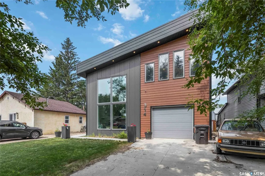 314 Fifth Avenue E Watrous SK S0K 4T0