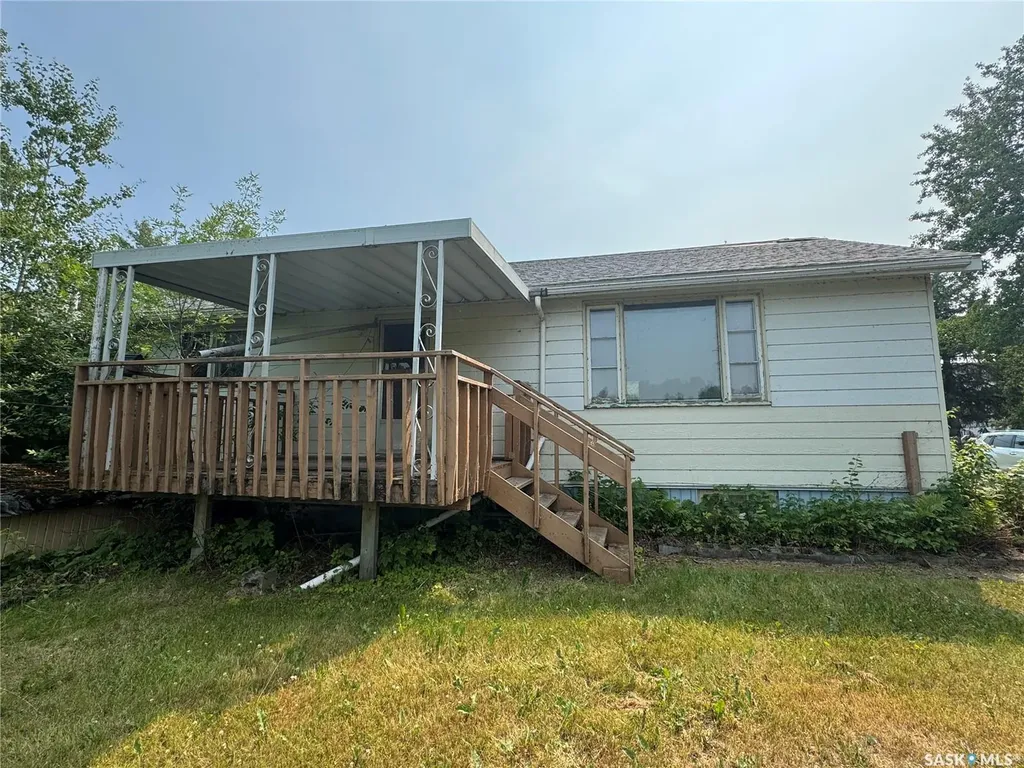 1631 Bay Avenue N La Ronge SK S0J 1L0