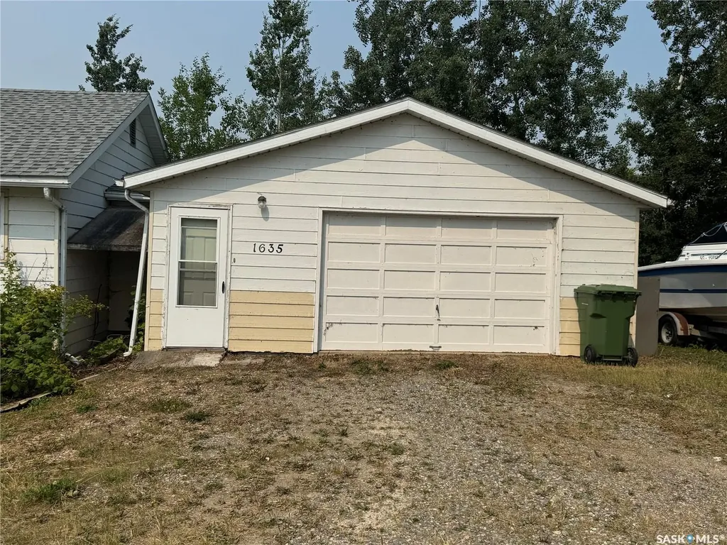 1635 Bay Avenue N La Ronge SK S0J 1L0