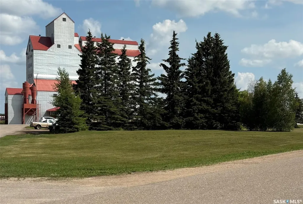 130 3rd Street E Glaslyn SK S0M 0Y0