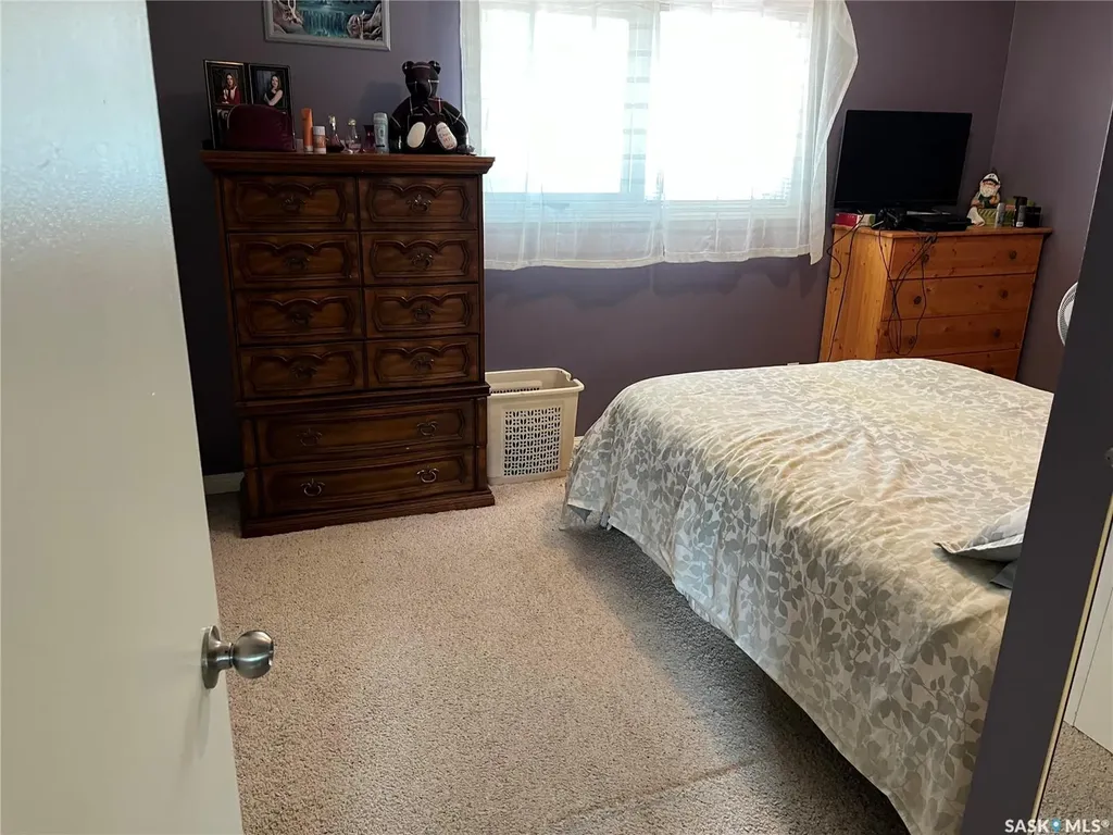 229 4th Avenue E Gravelbourg SK S0H 1X0