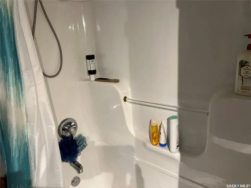 229 4th Avenue E Gravelbourg SK S0H 1X0