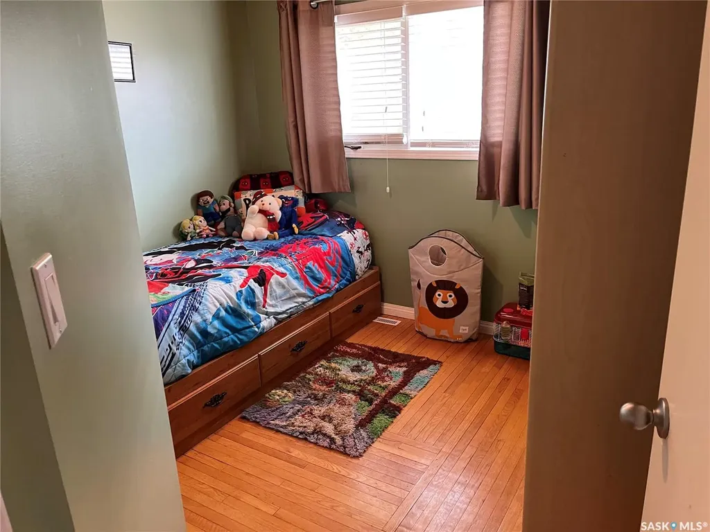 229 4th Avenue E Gravelbourg SK S0H 1X0