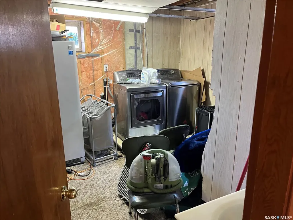 229 4th Avenue E Gravelbourg SK S0H 1X0