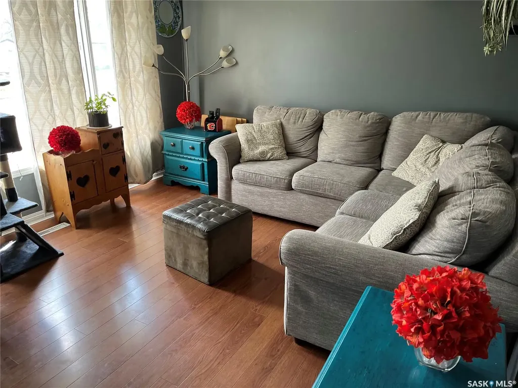 229 4th Avenue E Gravelbourg SK S0H 1X0