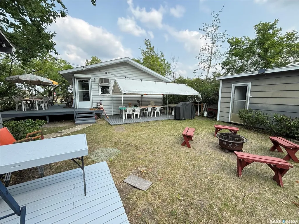 9261 Clement Crescent Cochin SK S0M 0L0