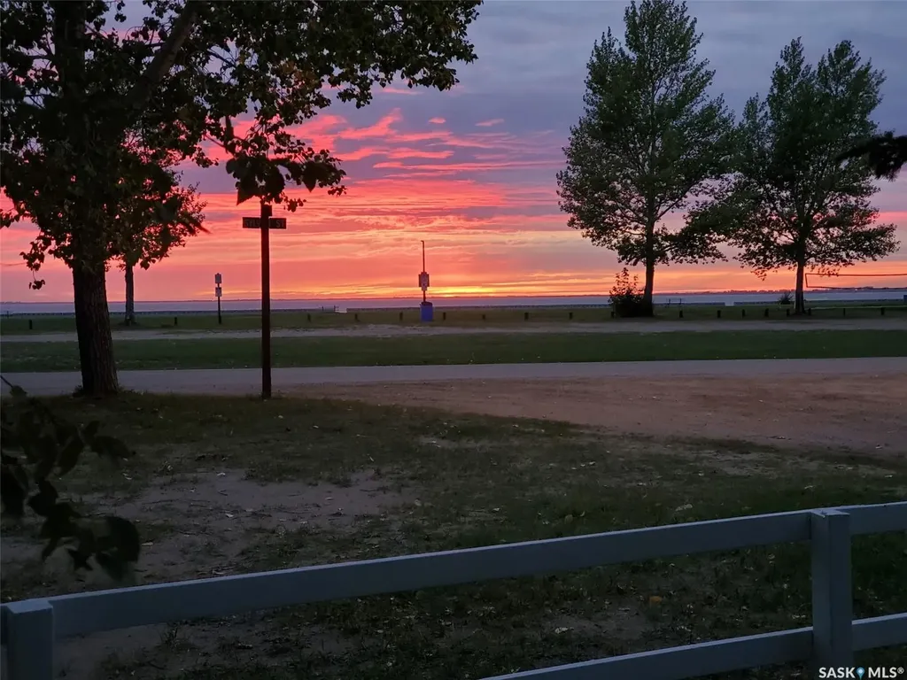 9261 Clement Crescent Cochin SK S0M 0L0