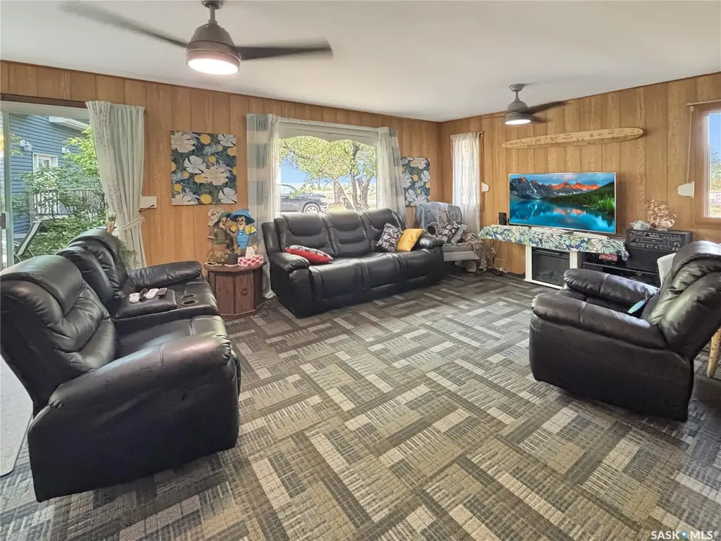 9261 Clement Crescent Cochin SK S0M 0L0