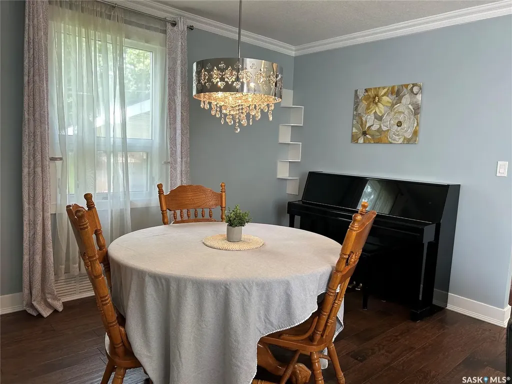 314 Antrim Street North Portal SK S0C 1W0