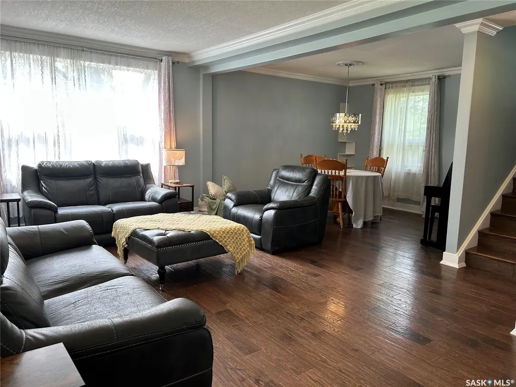 314 Antrim Street North Portal SK S0C 1W0