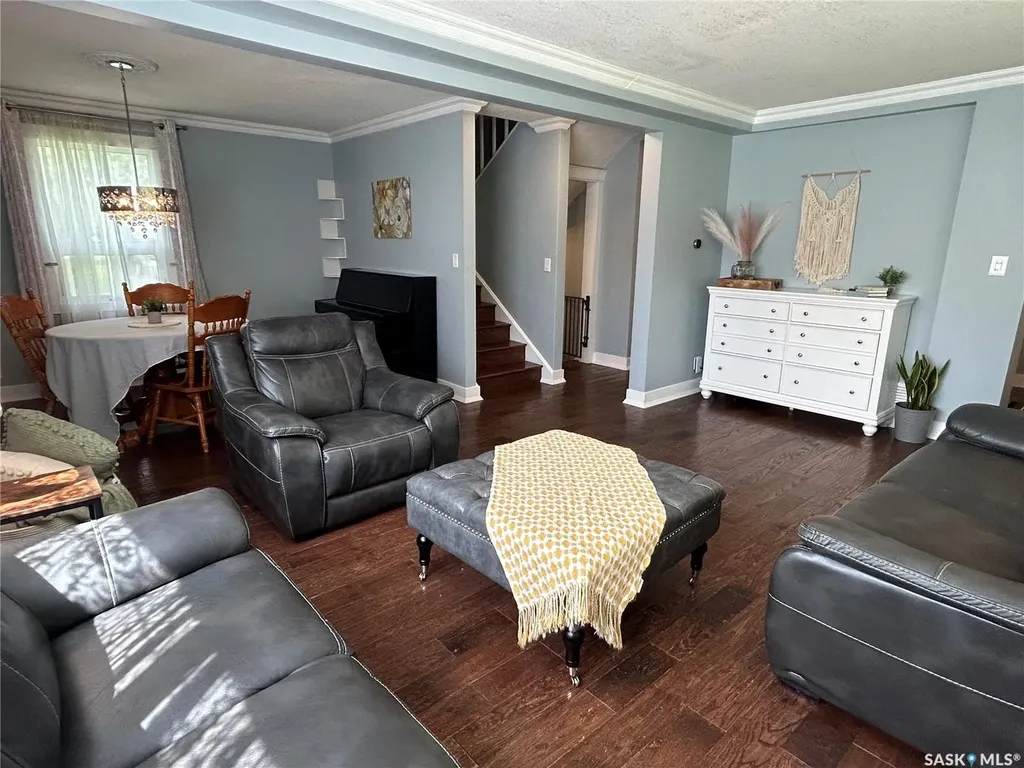 314 Antrim Street North Portal SK S0C 1W0