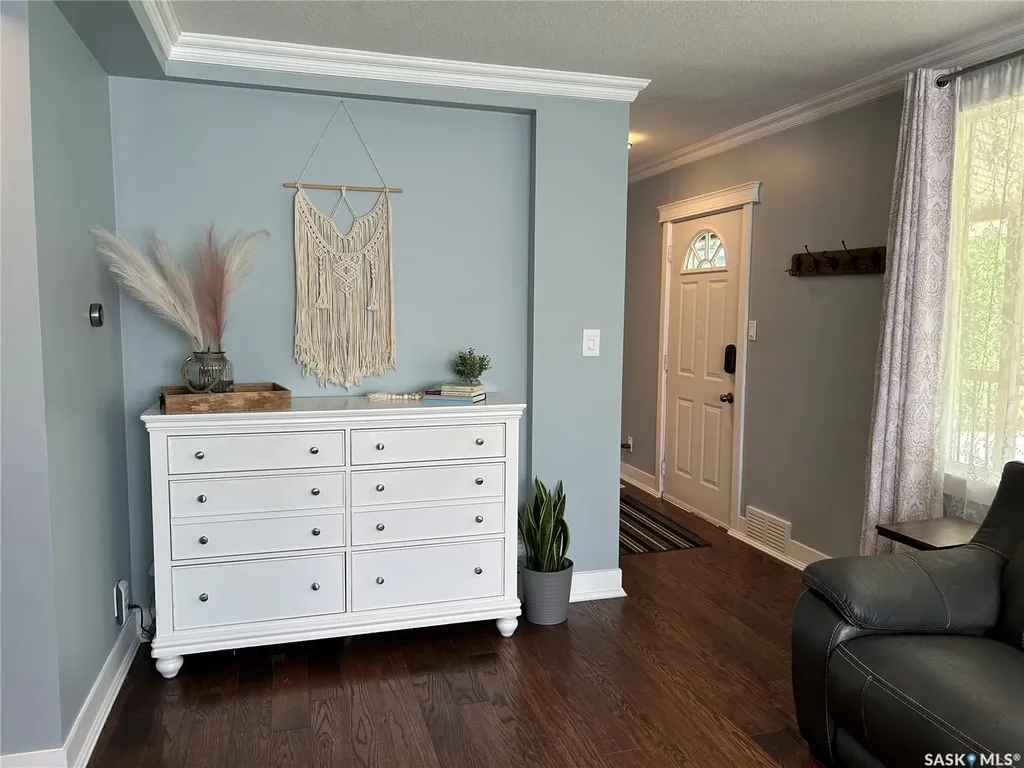 314 Antrim Street North Portal SK S0C 1W0