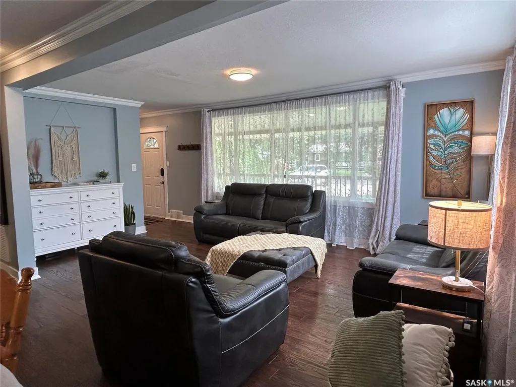 314 Antrim Street North Portal SK S0C 1W0