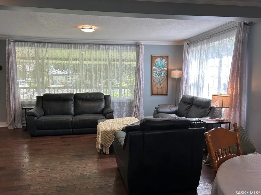 314 Antrim Street North Portal SK S0C 1W0