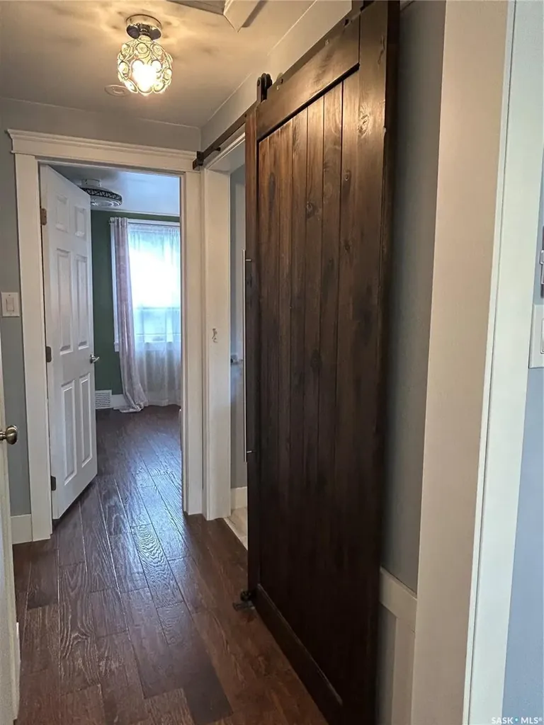 314 Antrim Street North Portal SK S0C 1W0