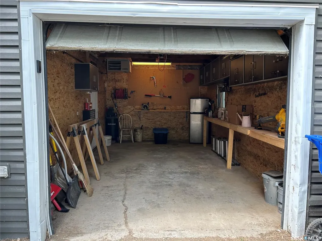 314 Antrim Street North Portal SK S0C 1W0