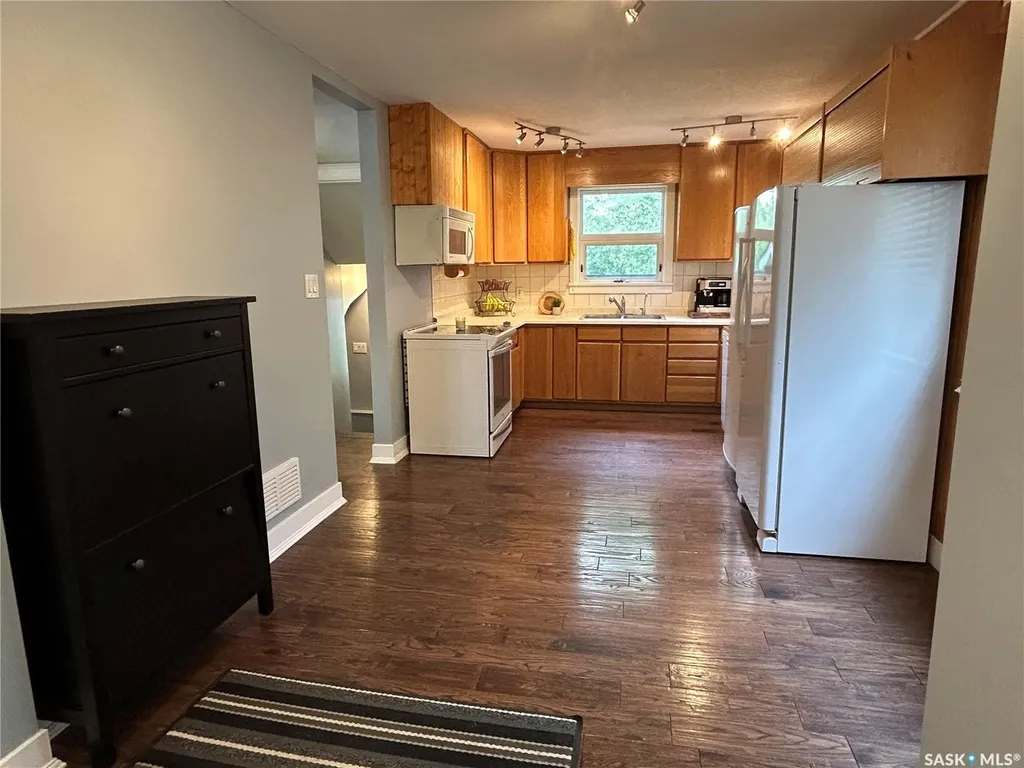 314 Antrim Street North Portal SK S0C 1W0