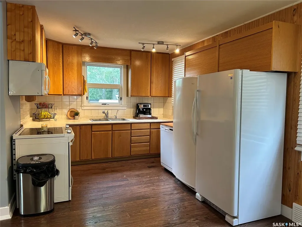 314 Antrim Street North Portal SK S0C 1W0