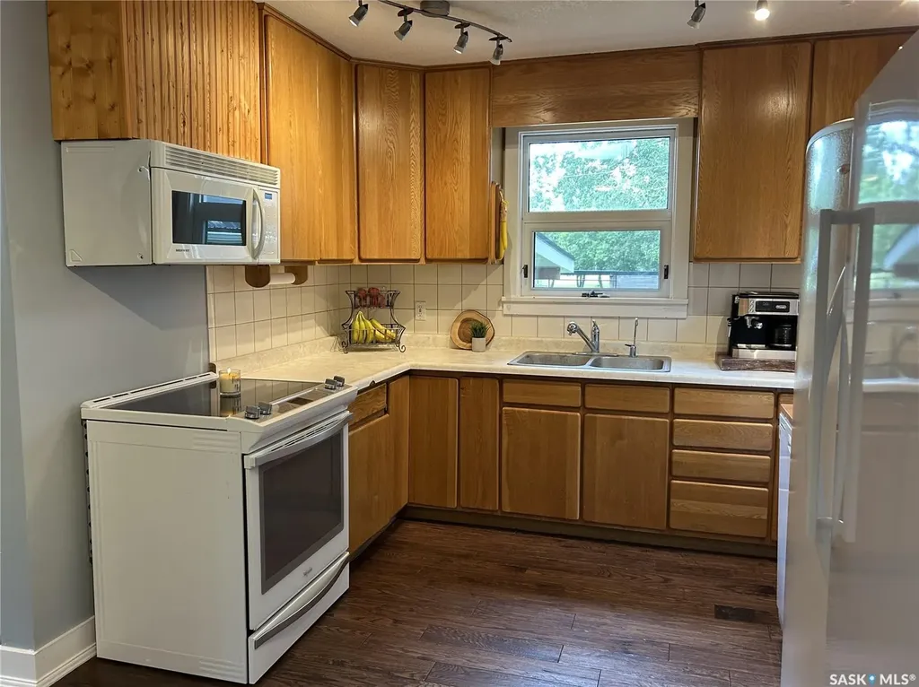 314 Antrim Street North Portal SK S0C 1W0