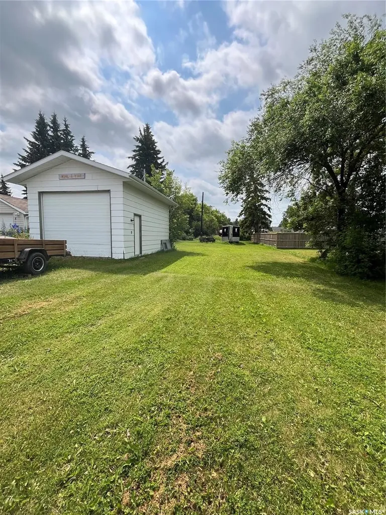 605 Spruce Street Moosomin SK S0G 3N0