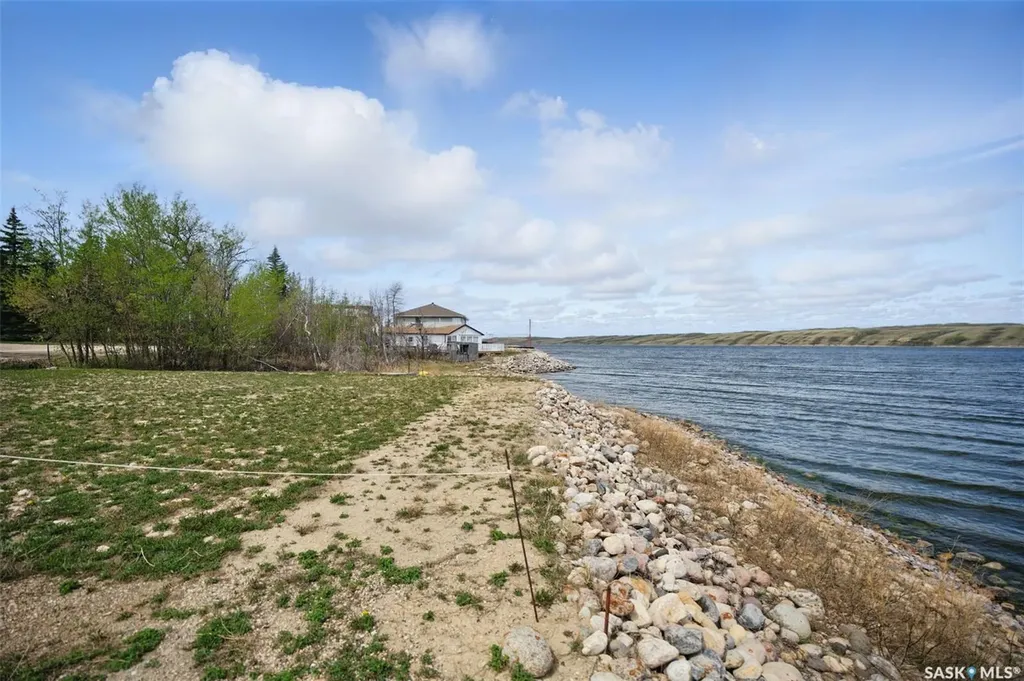 100 Maclachlan Avenue Manitou Beach SK S0K 4T1